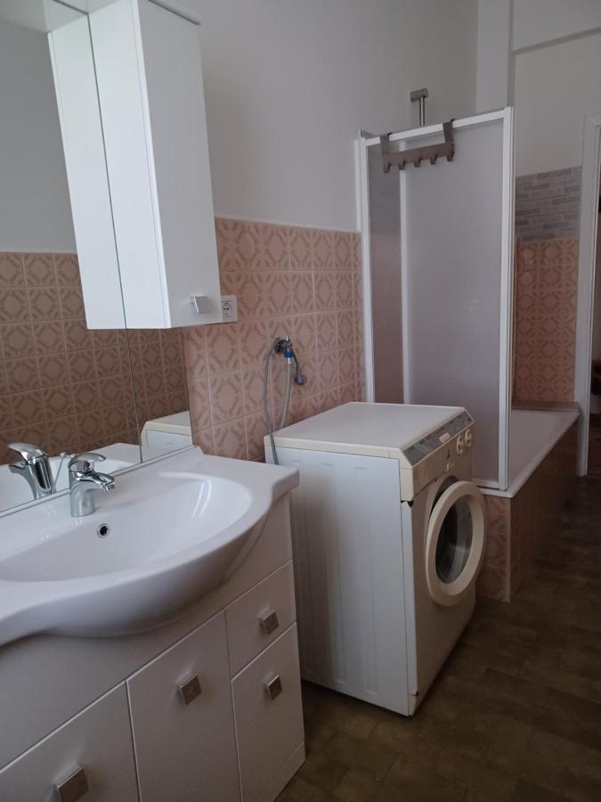 Vreni Lodge Finale Ligure Luaran gambar